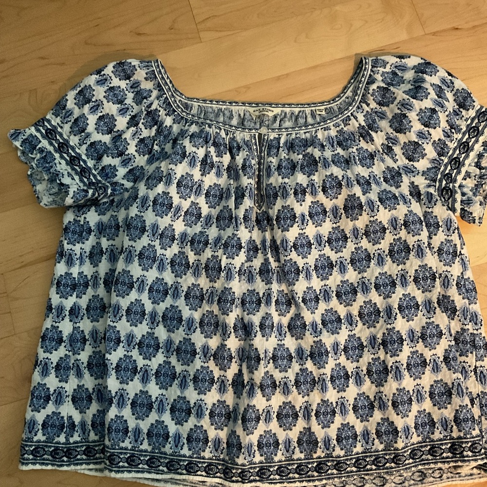 Max Studio White and Blue Printed Short-Sleeve Boho Top